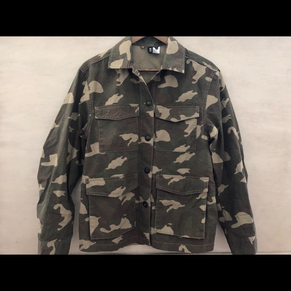 H&M Size 4 Camo Utility Button Up Jacket - image 3
